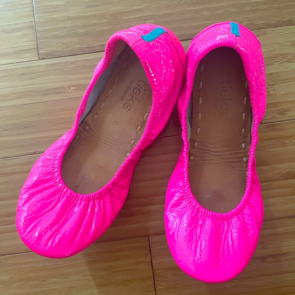 ✨Tieks✨ Pop Pink Sz 6